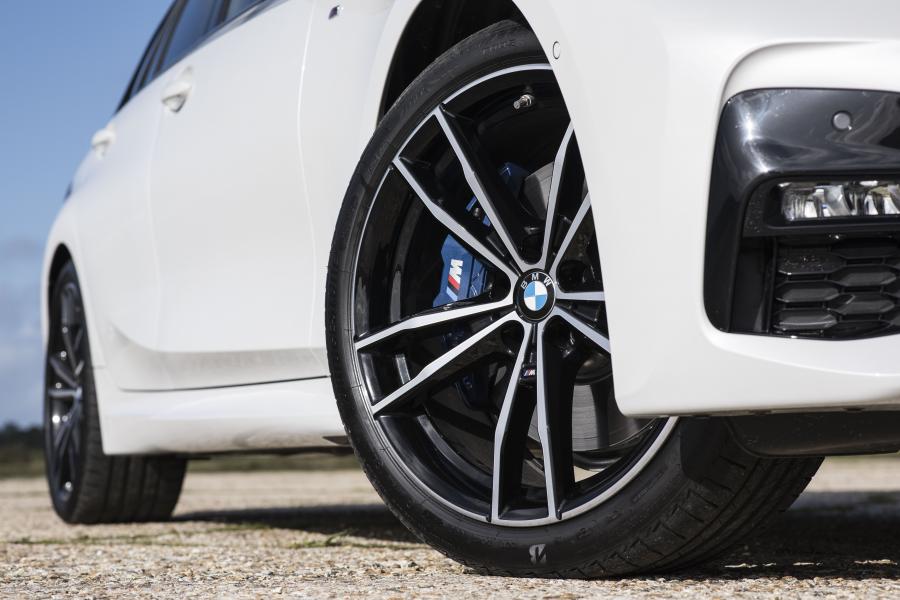 Колеса BMW 330i Touring M Sport (G21) 2019 года  (UK) (фото 11 из 32)
